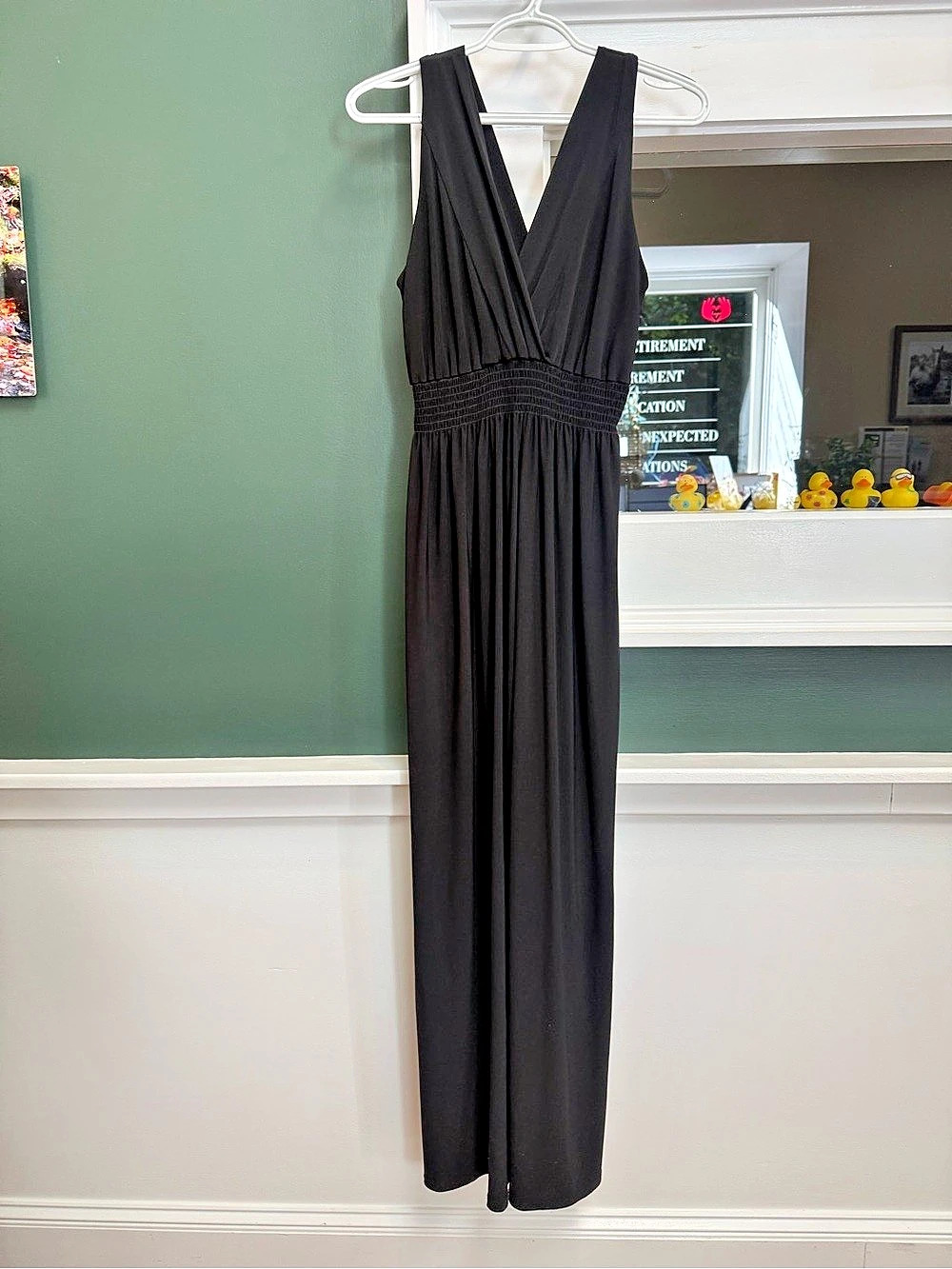 Gilli V-Neck Empire Waist Maxi Dress